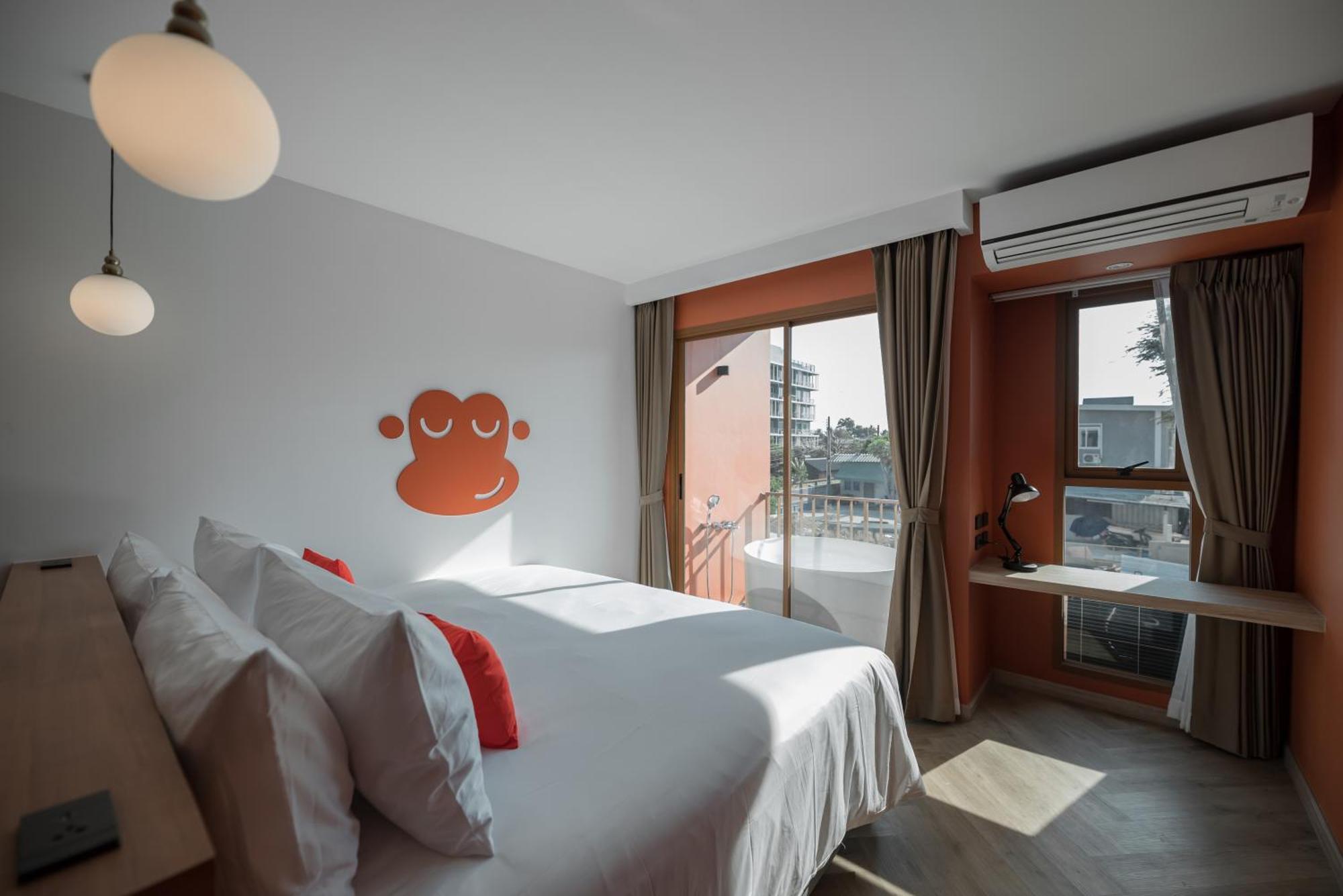 Blu Monkey Hub And Hotel Bangsaen Rum bild